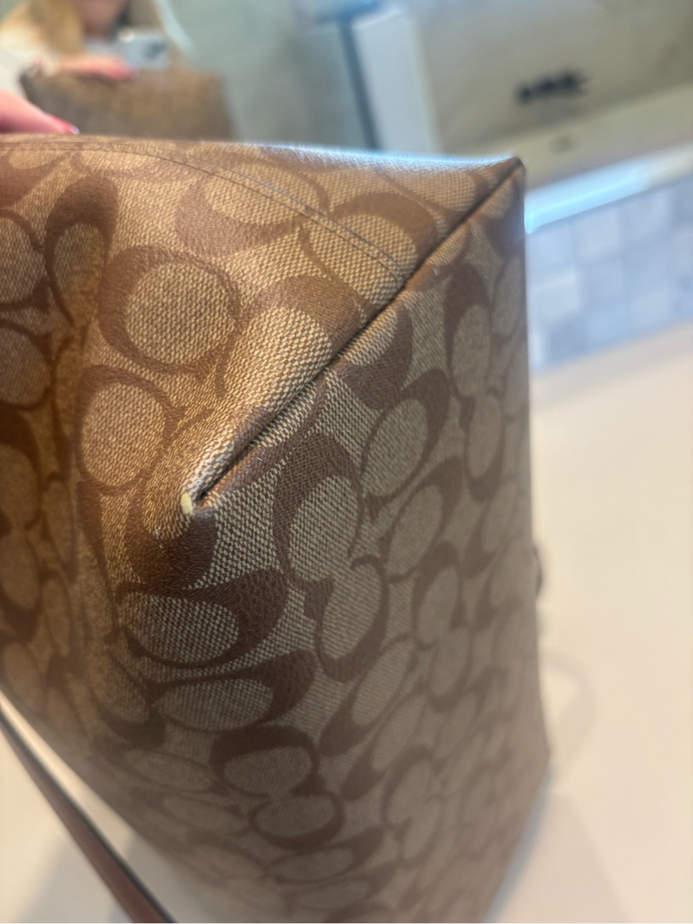 Coach Gallery Tote & Matching Wallet | Brown & Beige Signature Canvas - Picture 16 of 16